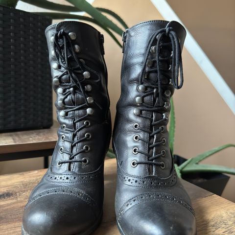 View photo of Stockerpoint Stiefel 4490 Handmade in Unknown Leather