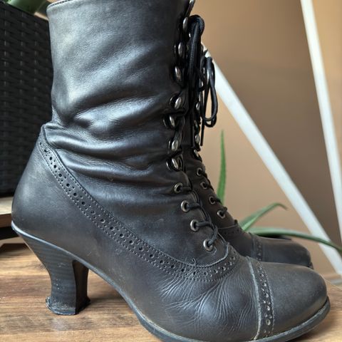 View photo of Stockerpoint Stiefel 4490 Handmade in Unknown Leather