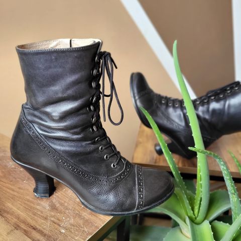 View photo of Stockerpoint Stiefel 4490 Handmade in Unknown Leather