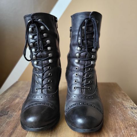 View photo of Stockerpoint Stiefel 4490 Handmade in Unknown Leather