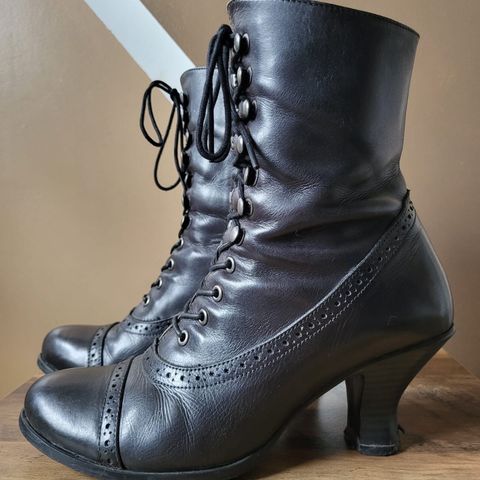 View photo of Stockerpoint Stiefel 4490 Handmade in Unknown Leather