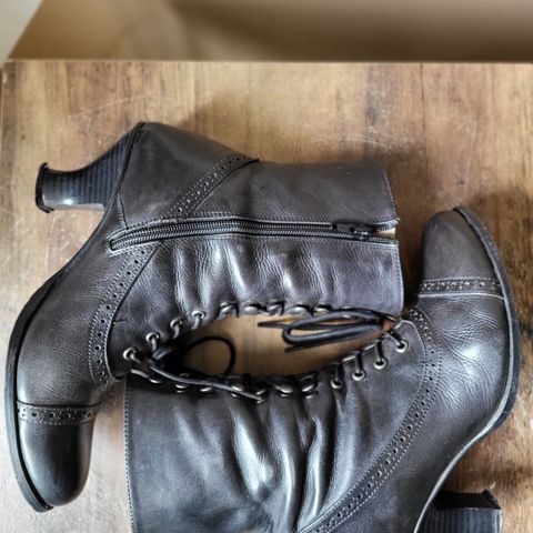 View photo of Stockerpoint Stiefel 4490 Handmade in Unknown Leather