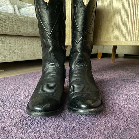 Lucchese Cowboy Boots in Black Kangaroo