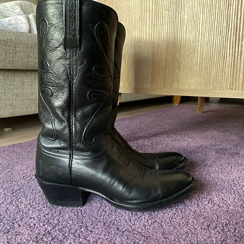 Lucchese Cowboy Boots in Black Kangaroo