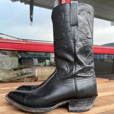 Lucchese Cowboy Boots in Black Kangaroo