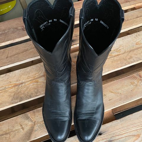 Lucchese Cowboy Boots in Black Kangaroo