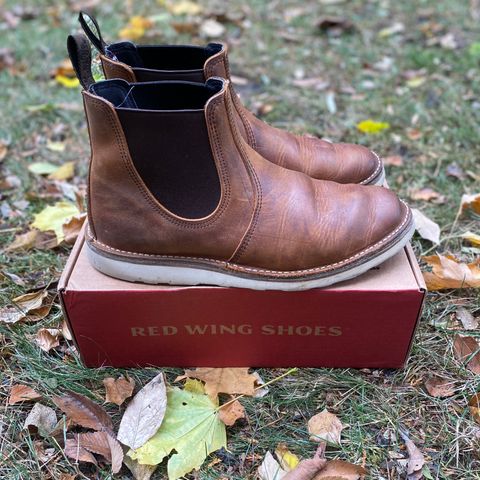 Red Wing Weekender Chelsea in S.B. Foot Copper Rough and Tough