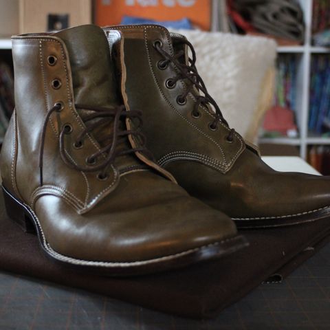 Jakkrabbits Officer Boots in Maryam Salvia Horsebutt