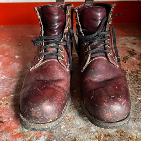 View photo of Dayton Boots 9496 Steel Toe in Unknown Leather