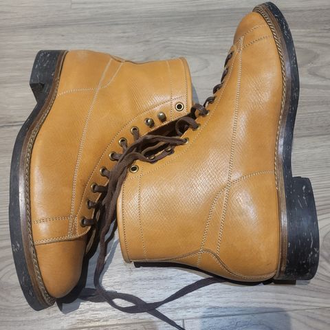 View photo of Onderhoud LCV02 Monkey Boot in Horween Natural Pioneer Reindeer