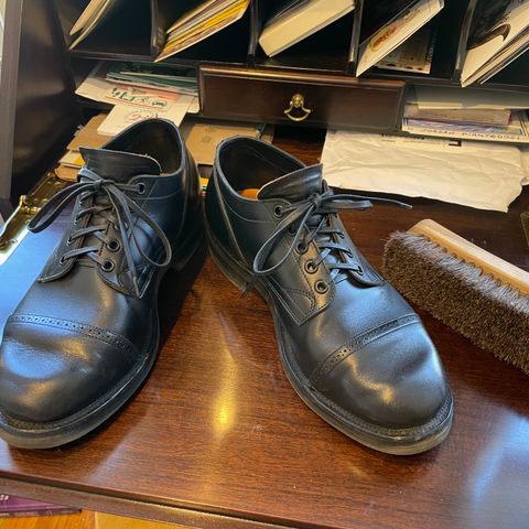 View photo of Viberg 145 Oxford in Horween Black Workshoe Butt