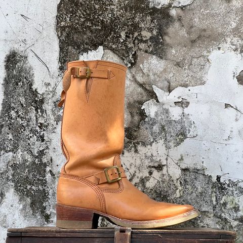 Wesco Boss Engineer Boot in Horween Natural Essex