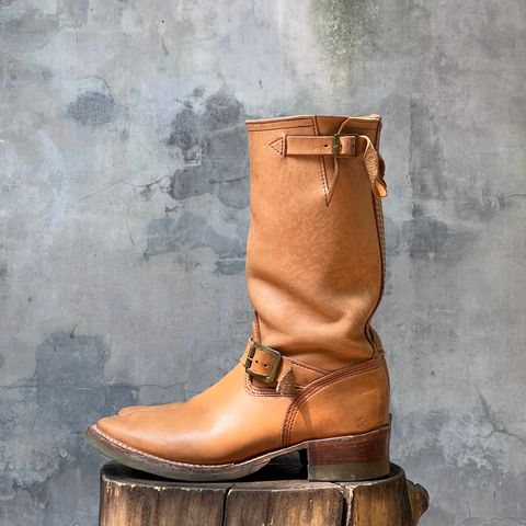 Wesco Boss Engineer Boot in Horween Natural Essex