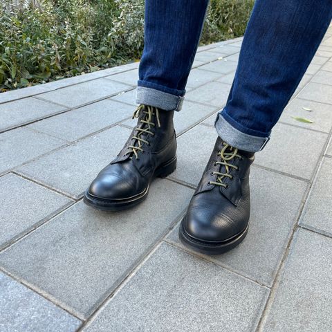 Tricker's Grassmere Country Boot in Black Scotch Grain