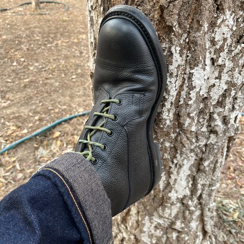 Tricker's Grassmere Country Boot in Black Scotch Grain