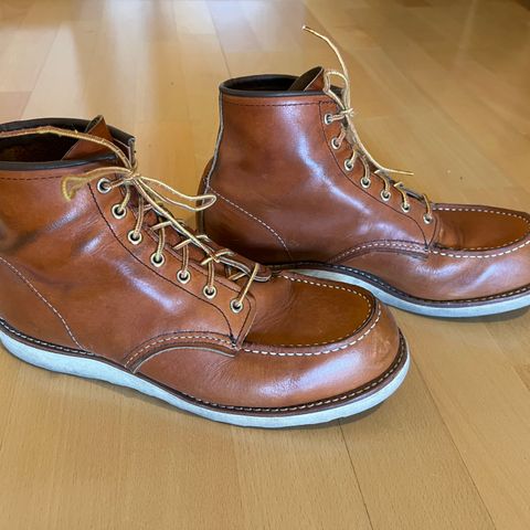 View photo of Red Wing 6-Inch Classic Moc in S.B. Foot Oro Legacy