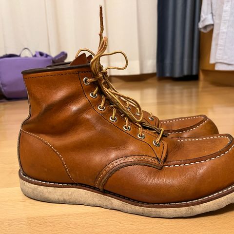 View photo of Red Wing 6-Inch Classic Moc in S.B. Foot Oro Legacy