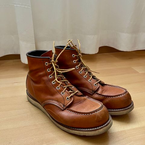 Red Wing 6-Inch Classic Moc in S.B. Foot Oro Legacy