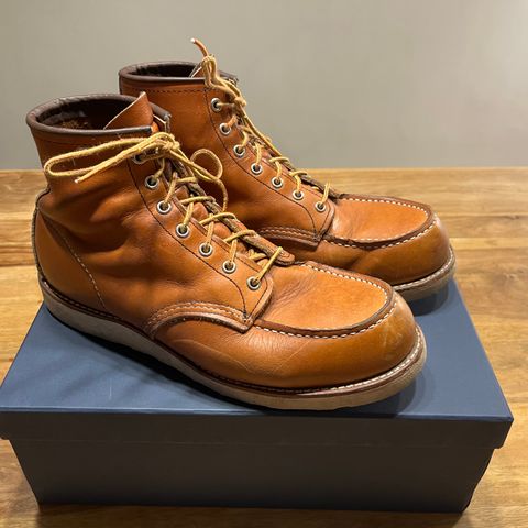 Red Wing 6-Inch Classic Moc in S.B. Foot Oro Legacy