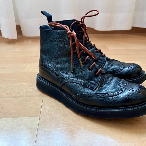 Tricker's Stow Country Boot in Black Olivvia Deerskin