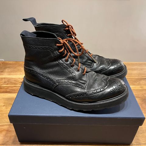 Tricker's Stow Country Boot in Black Olivvia Deerskin