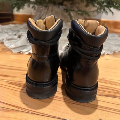 Meermin Hiking Boot in D'Annonay Black Calf
