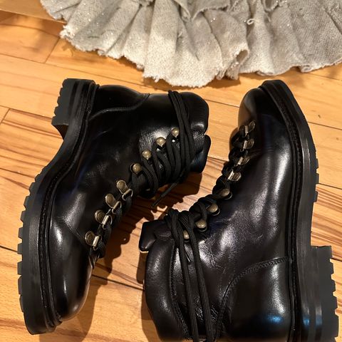 Meermin Hiking Boot in D'Annonay Black Calf
