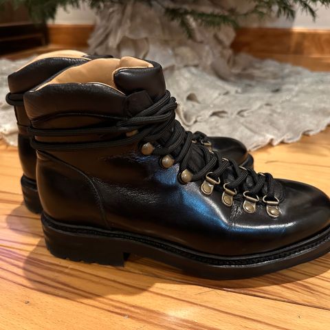 Meermin Hiking Boot in D'Annonay Black Calf