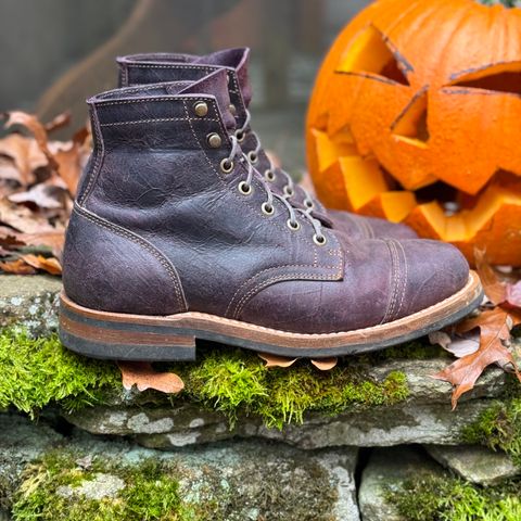 Truman Service Boot in C.F. Stead Black Burgundy Rambler