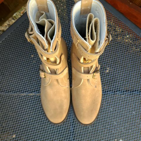 Dehner Tank Boot (Strap) in Tan Calfskin