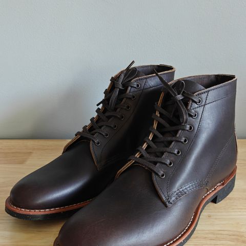 Red Wing 8061 Merchant in S.B. Foot Ebony Harness