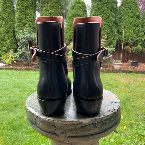 Benzein The Kai Jodhpur in Maryam Toscanello Horsebutt Overdyed Black