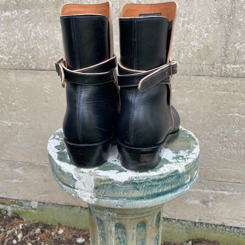 Benzein The Kai Jodhpur in Maryam Toscanello Horsebutt Overdyed Black