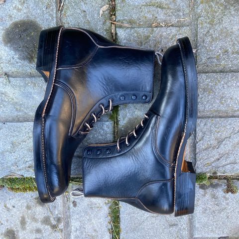 Unmarked DB Hunter in Horween Black Chromexcel
