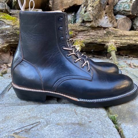 Unmarked DB Hunter in Horween Black Chromexcel