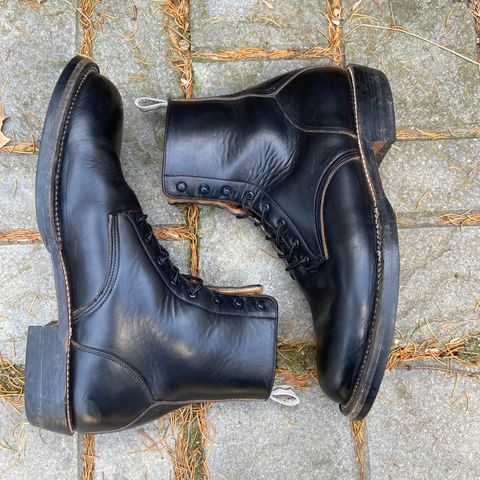 Unmarked DB Hunter in Horween Black Chromexcel