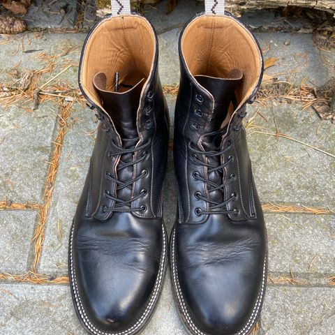 Unmarked DB Hunter in Horween Black Chromexcel