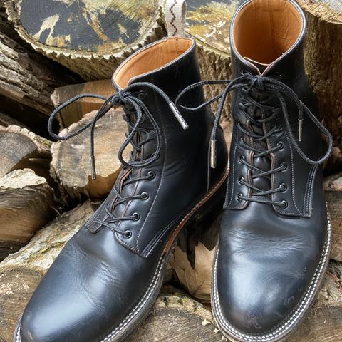 Unmarked DB Hunter in Horween Black Chromexcel