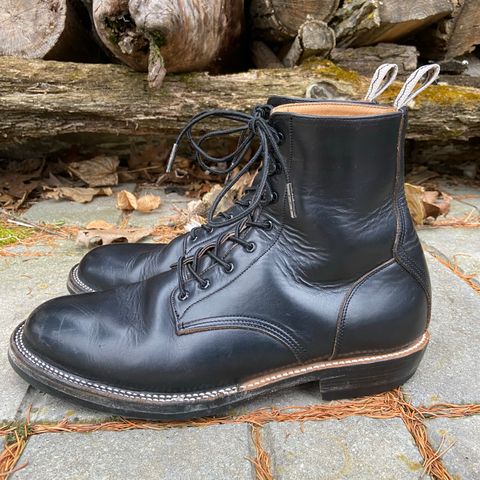 Unmarked DB Hunter in Horween Black Chromexcel