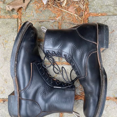 Unmarked DB Hunter in Horween Black Chromexcel