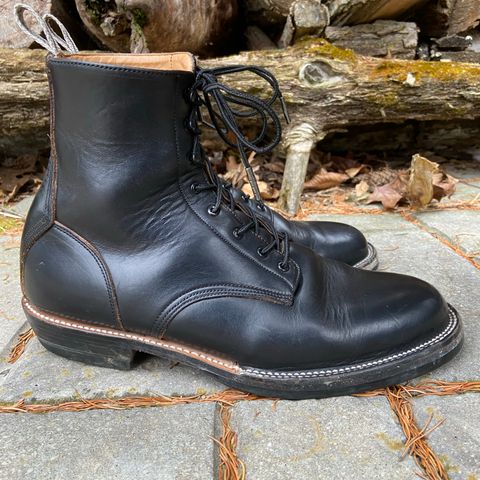 Unmarked DB Hunter in Horween Black Chromexcel