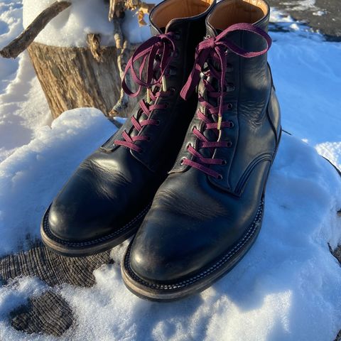 Unmarked DB Hunter in Horween Black Chromexcel