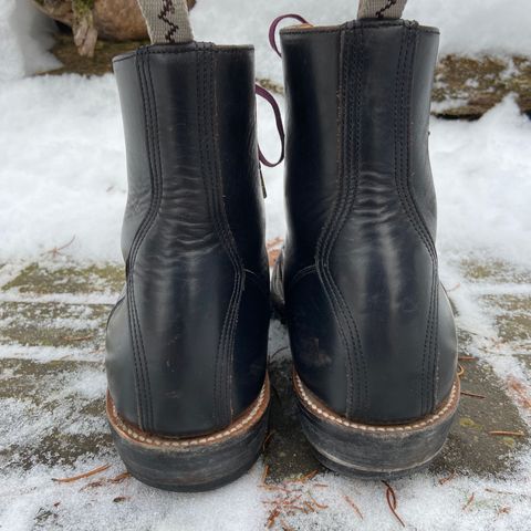 Unmarked DB Hunter in Horween Black Chromexcel