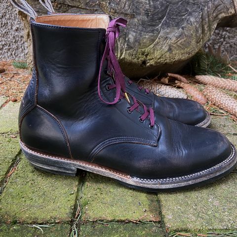 Unmarked DB Hunter in Horween Black Chromexcel