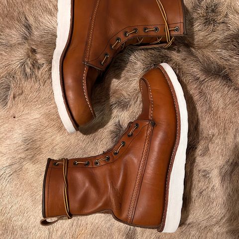 Red Wing 8-Inch Classic Moc in S.B. Foot Oro-Iginal