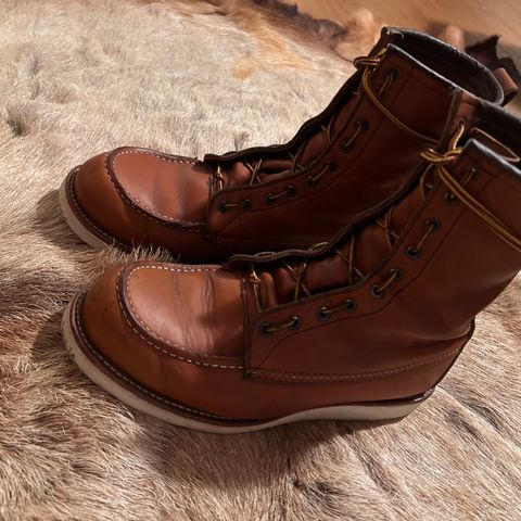 Red Wing 8-Inch Classic Moc in S.B. Foot Oro-Iginal