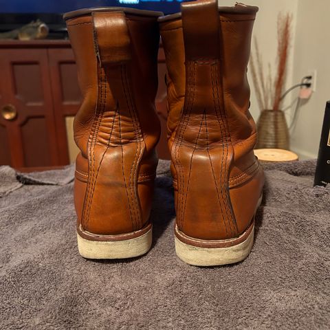 Red Wing 8-Inch Classic Moc in S.B. Foot Oro-Iginal