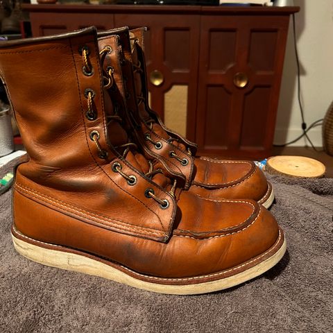 Red Wing 8-Inch Classic Moc in S.B. Foot Oro-Iginal