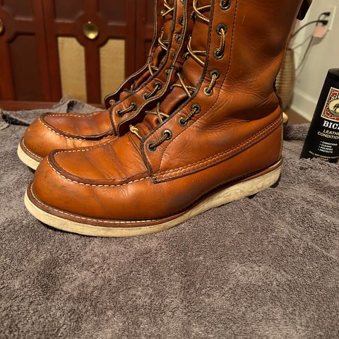 Red Wing 8-Inch Classic Moc in S.B. Foot Oro-Iginal