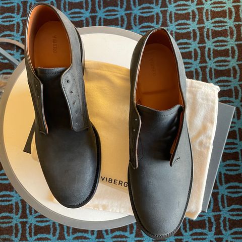 Viberg Rockland Blucher in C.F. Stead Black Waxy Commander Suede